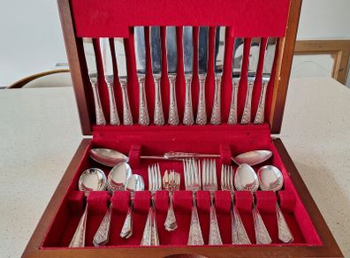 Newbridge Canteen of Cutlery - Celtic Design