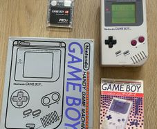 Nintendo Gameboy Classic DMG-001 Boxed and Flash Card 4GB