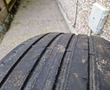 Tyre 225 45 17