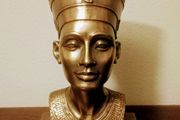 Vintage Veronese Bronzed Resin Egyptian Queen Nefertiti Bust Statue.