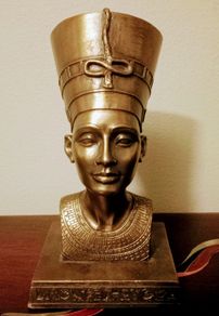 Vintage Veronese Bronzed Resin Egyptian Queen Nefertiti Bust Statue.