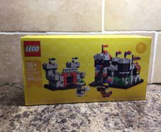 Mini knights castle Lego set no 40775 - brand new and unopened