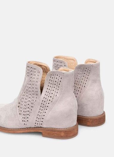 new ankle shoes size fits 2,5-3