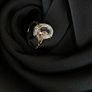 Beautiful 9ct yellow gold white topaz ring Image 2