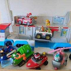 Paw Patrol Transporter Truck  Vehicles & Figures Bundle