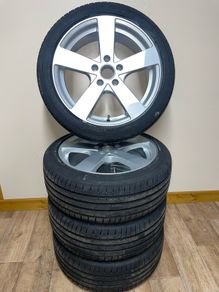 "17in Alloy Wheels