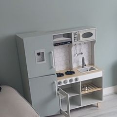 toy kitchen