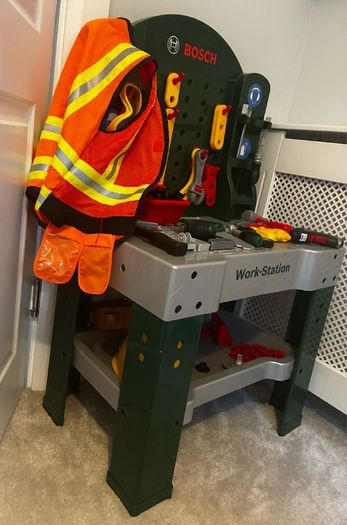 Toy tool bench