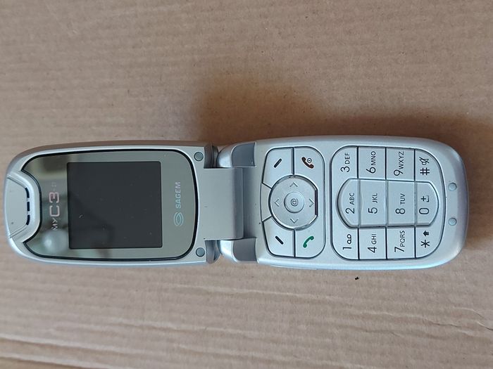 Sagem myC3-2 in like new condition, extremely rare retro mobile phone, Meteor network