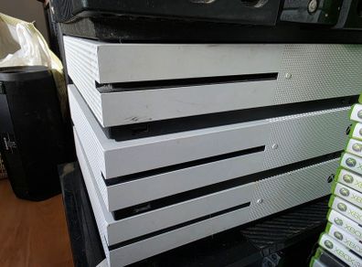 3 Xbox One S