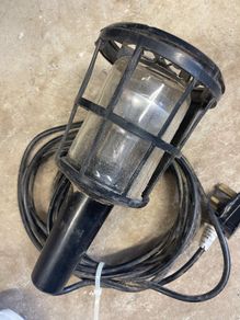 220v Lead Lamp