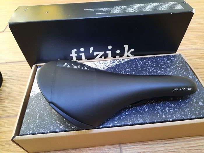 Fizik Aliante R5 K:ium Black Edition