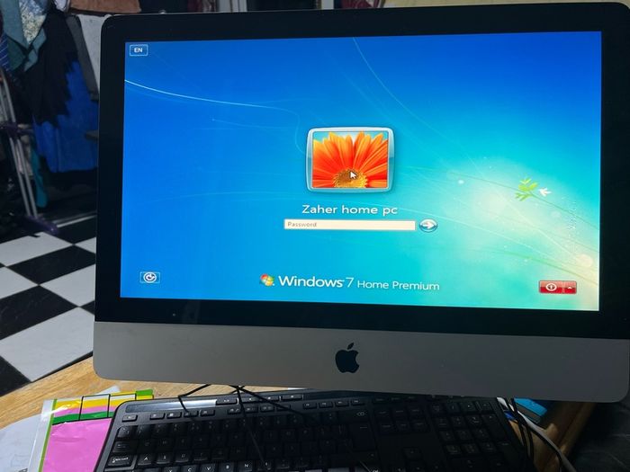 iMac 21.5" 2009 Model 4GB Ram & 500gb HDD ( pls Read Discerption first)