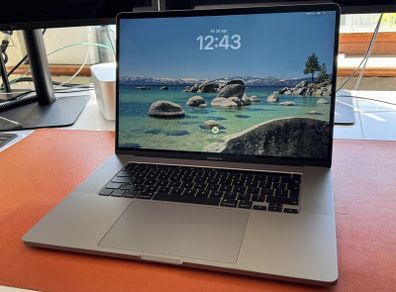Apple MacBook Pro 16-inch 2020 Intel i7 16GB 500SSD A2141 Touch Bar - Radeon Pro