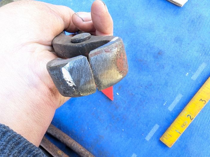 Pincers with Tack Lifter