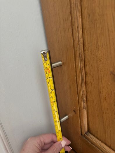 Cupboard door handles