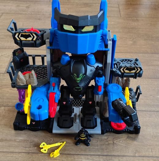 IMAGINEXT Batman Robo Batcave PlaySet with Batman Robot and  Superman Robot