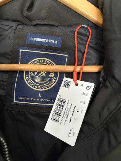 New Superdry Gilet size xl