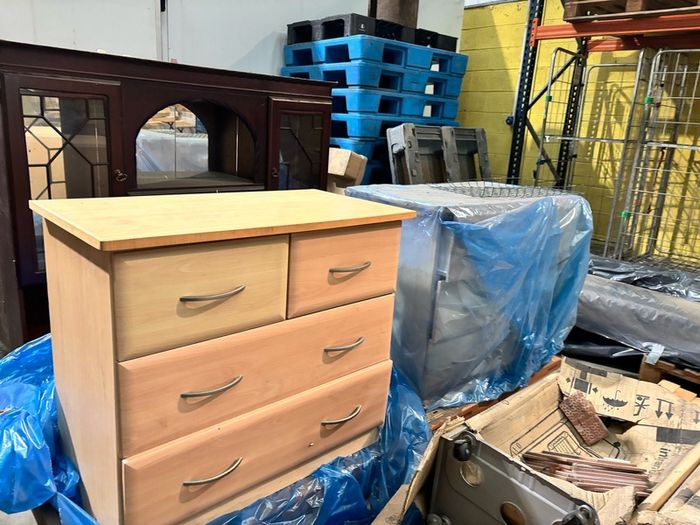 Pair of Matching 4-Drawer Bedside / Bedroom Chest of Drawers