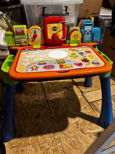 VTech Learn & Draw Activity Desk, excellent condition