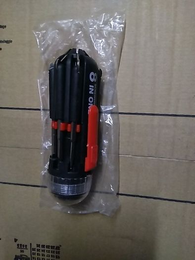 8 in 1 Multi Screwdriver with Torch