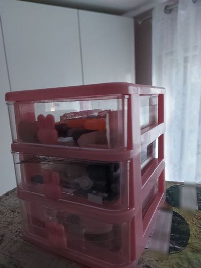 Storage box