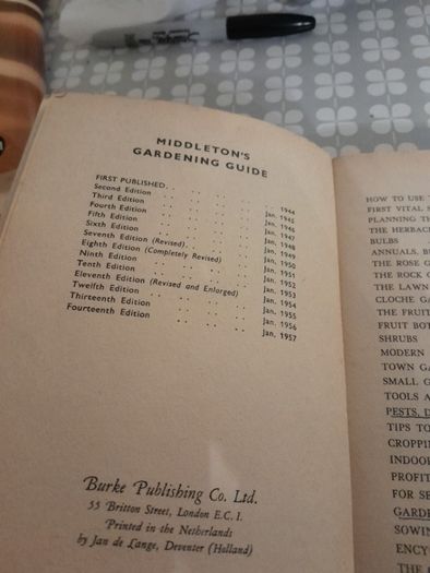 Middleton's Gardening Guide 14th Edition (1957)