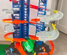 Hot Wheels Dino Track