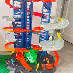Hot Wheels Dino Track