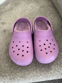 UK 2 purple crocs classic lined clogs
