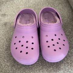 UK 2 purple crocs classic lined clogs