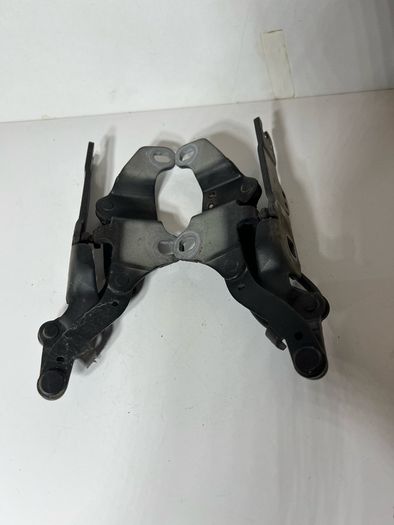 bmw 320d e93 front hood bonnet hinges pair 7115264 7115263 2009 A1l2b518s