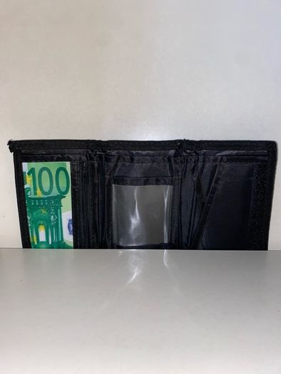 wallets 3 euro each