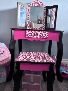 Girls Vanity Table