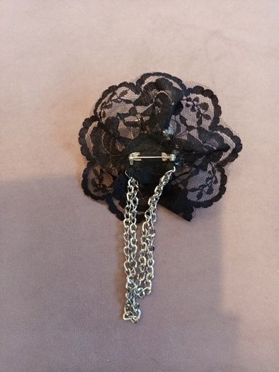 Vintage floral lace brooch