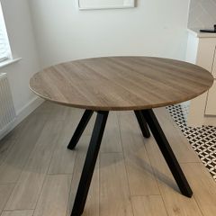 Round table
