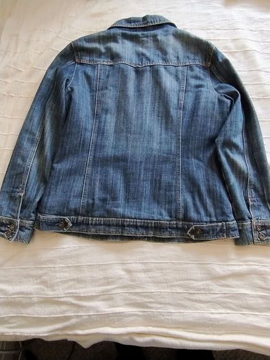 Vintage denim cotton faux fur warm lined jacket with three pockets in very good condition see last three photos for exact measurements FREE STANDARD POSTAGE INCLUDED
