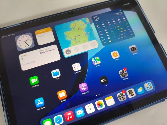 iPad 10th Gen (A2696) 64GB Blue, Pristine Condition + Original Box & Case