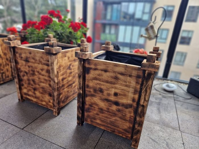 2 wooden planters