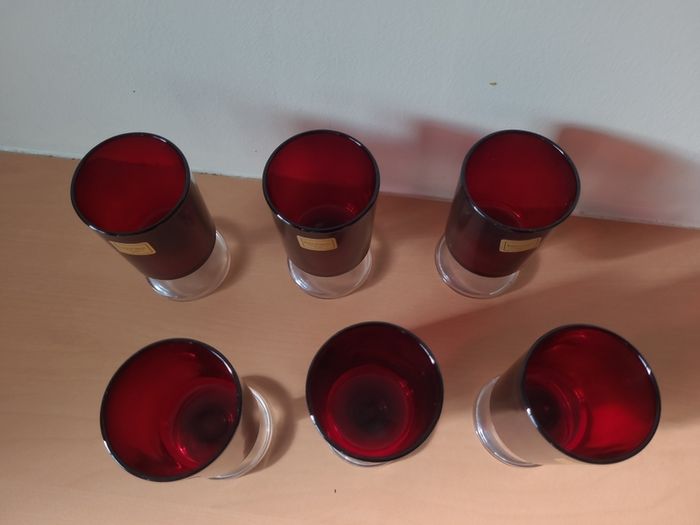Set of 6 beautiful Luminarcs "Ruby Red Cavalier" wine glasses