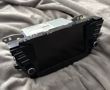 Toyota Avensis T27 head unit