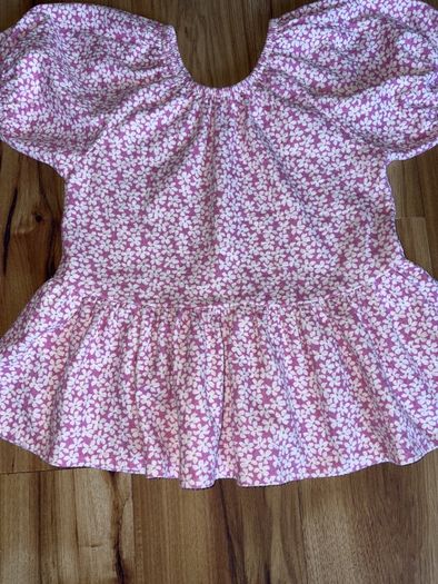 Girls top age 9-10 like new!