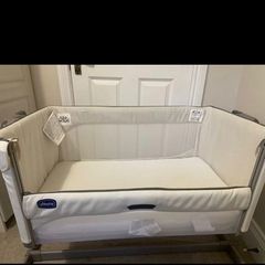 Chicco next2me Magic2 crib in very good condition