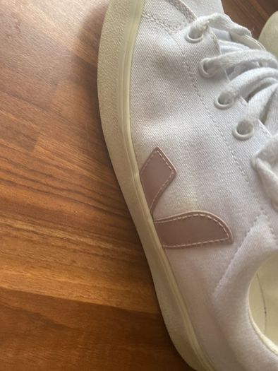 Veja womens