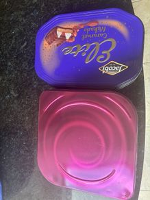 Biscuit tins