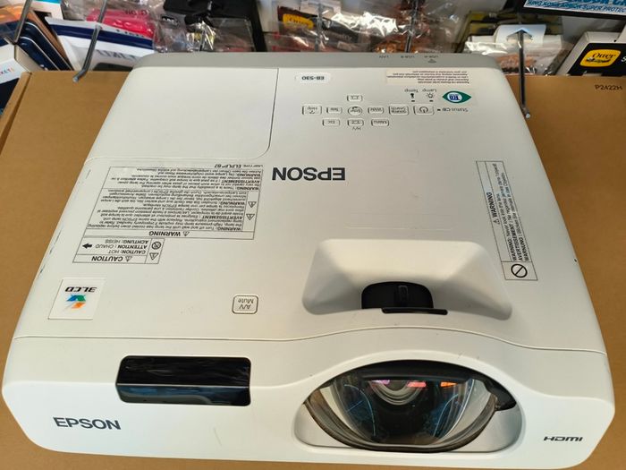 Epson EB-530 XGA HDMI VGA Short Throw 3200 Lumens HD (Lamp Hour: 2160)