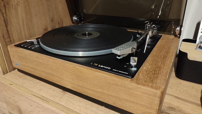 Vintage LENCO L-78 turntable. Full manual. VGC. SwissMade