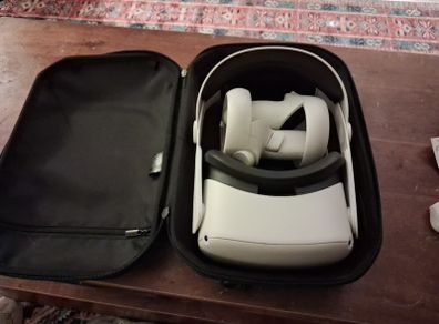 Meta Quest 2 128gb VR headset with headstrap and case