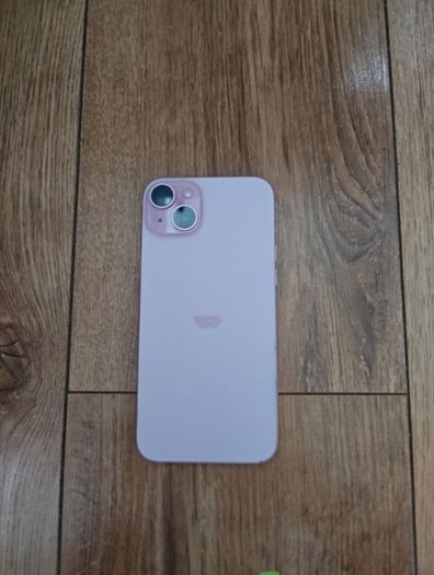 iPhone 15 Plus 256GB with 4 cases