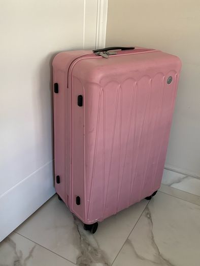 Hard shell large suitcases